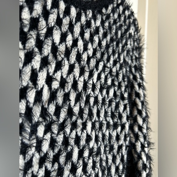 Katsumi Houndstooth Eyelash Fuzzy Sweater S - Picture 5 of 7